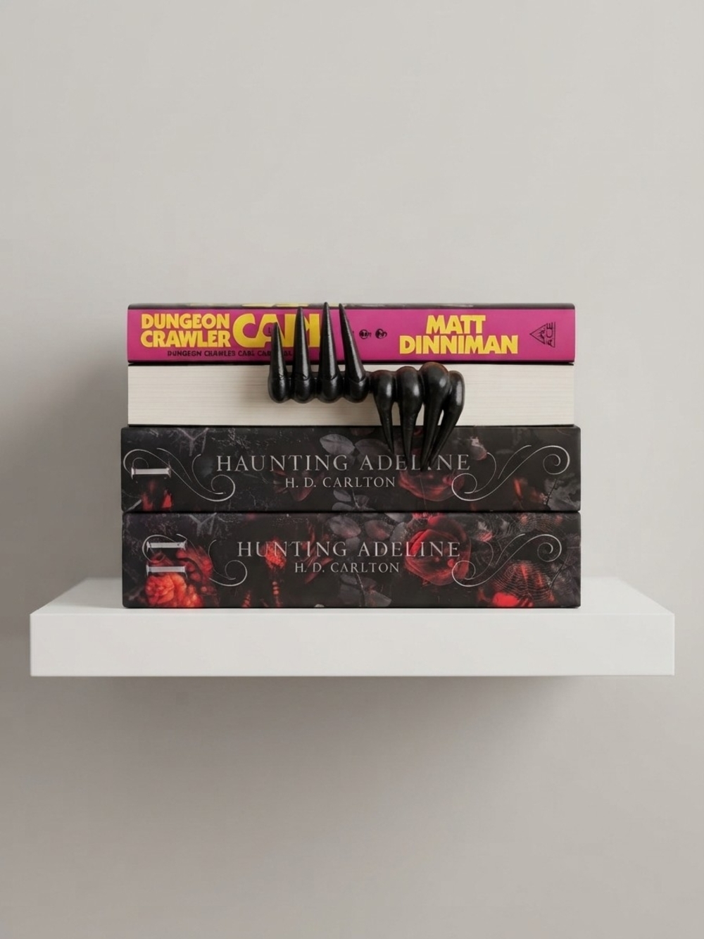 NEW Gothic 3D Demon Hand Resin Bookmark   (0356)
